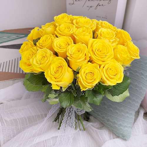 Elegant Yellow Rose Bouquet