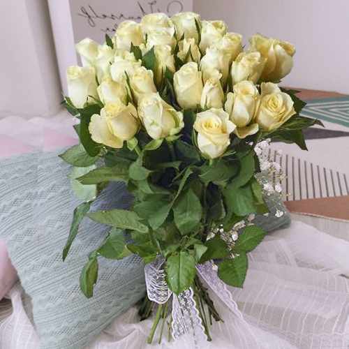 24 White Rose Bouquet
