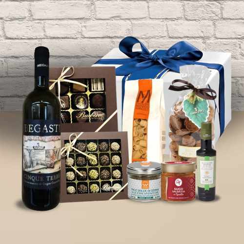 Elegant White Wine Gourmet Gift Box